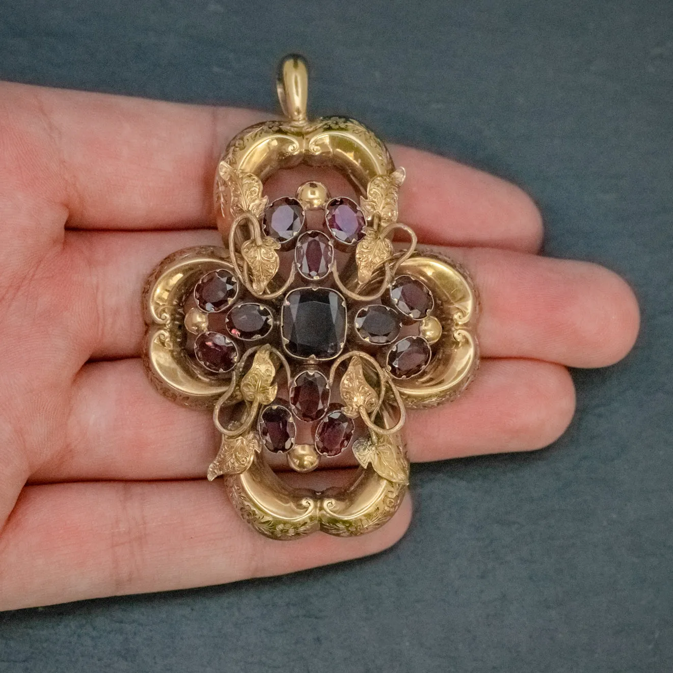 Antique Victorian Almandine Garnet Ivy Pendant 18Ct Gold Circa 1880