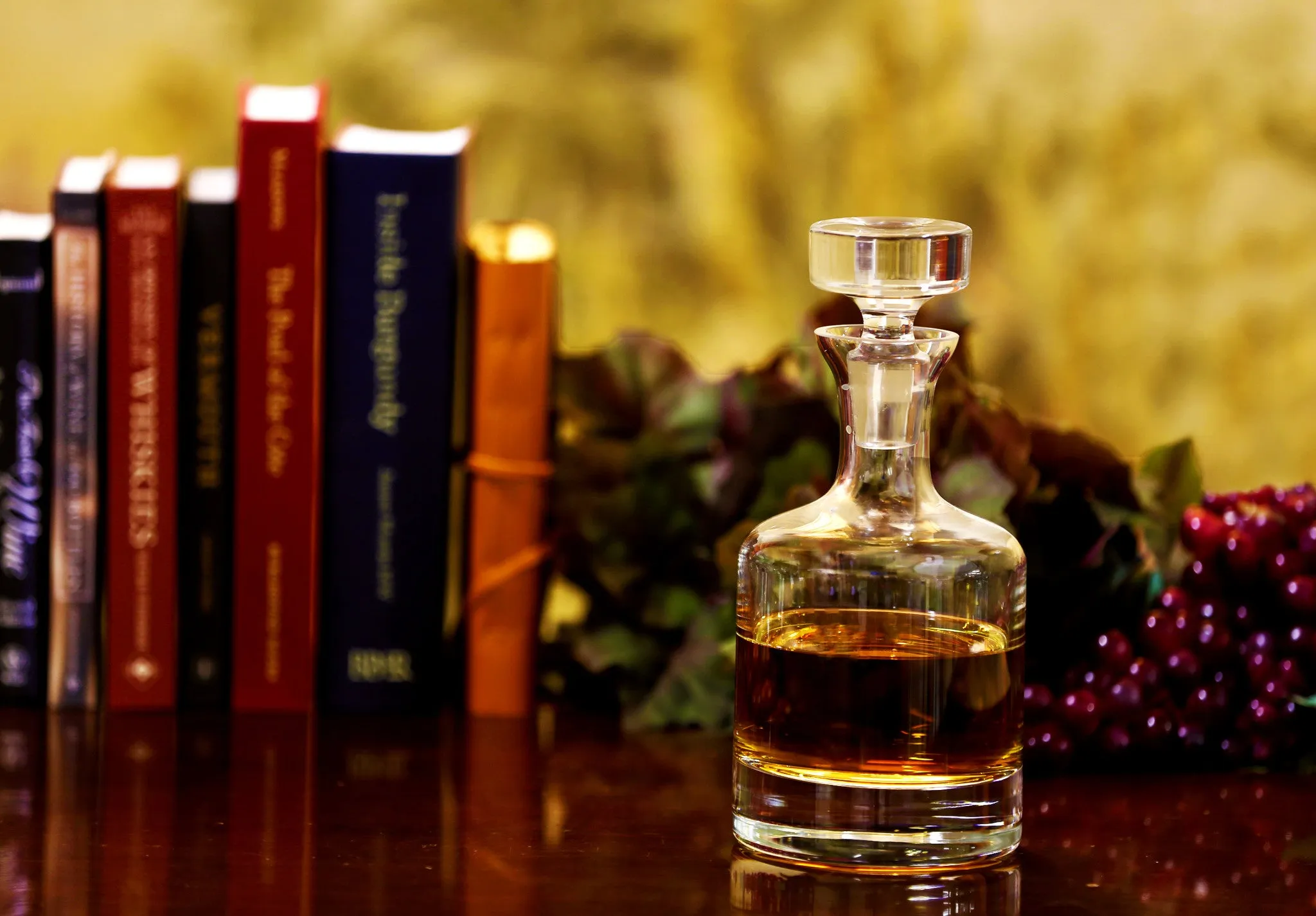Buckingham Decanter with Free Luxury Satin Decanter and Stopper Bags