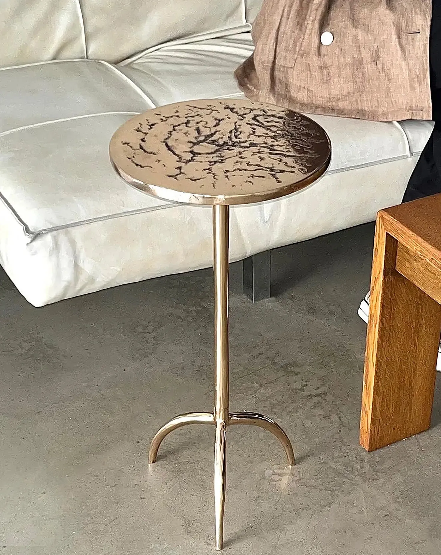 Colla Sprue Table IV