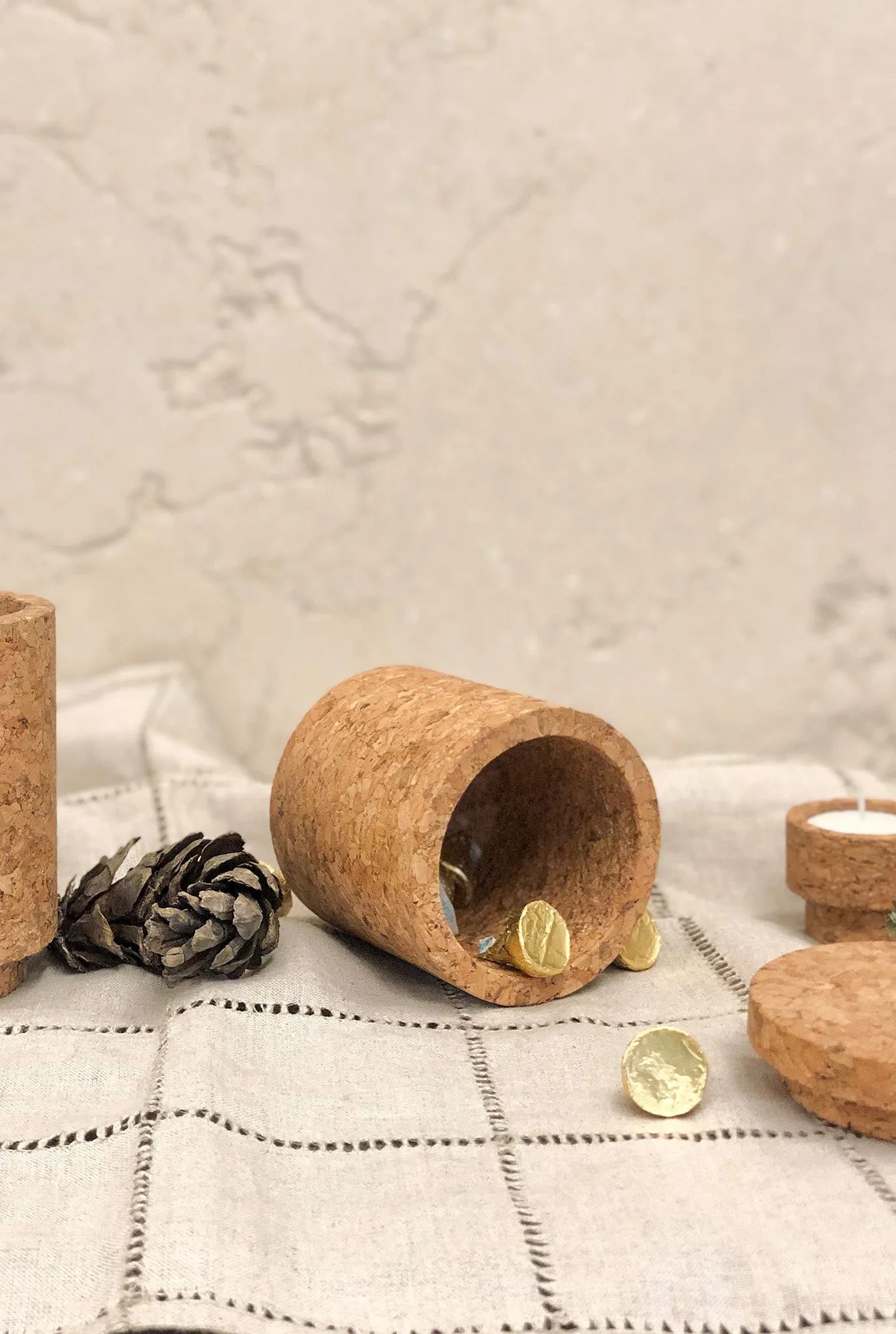CORK CONTAINER