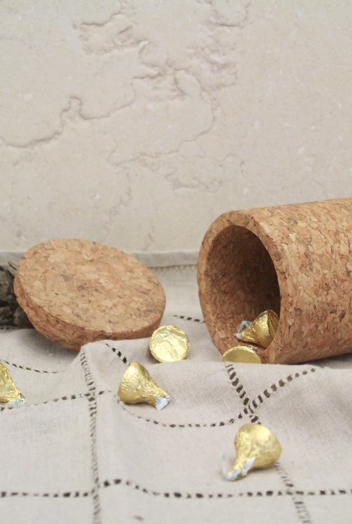 CORK CONTAINER