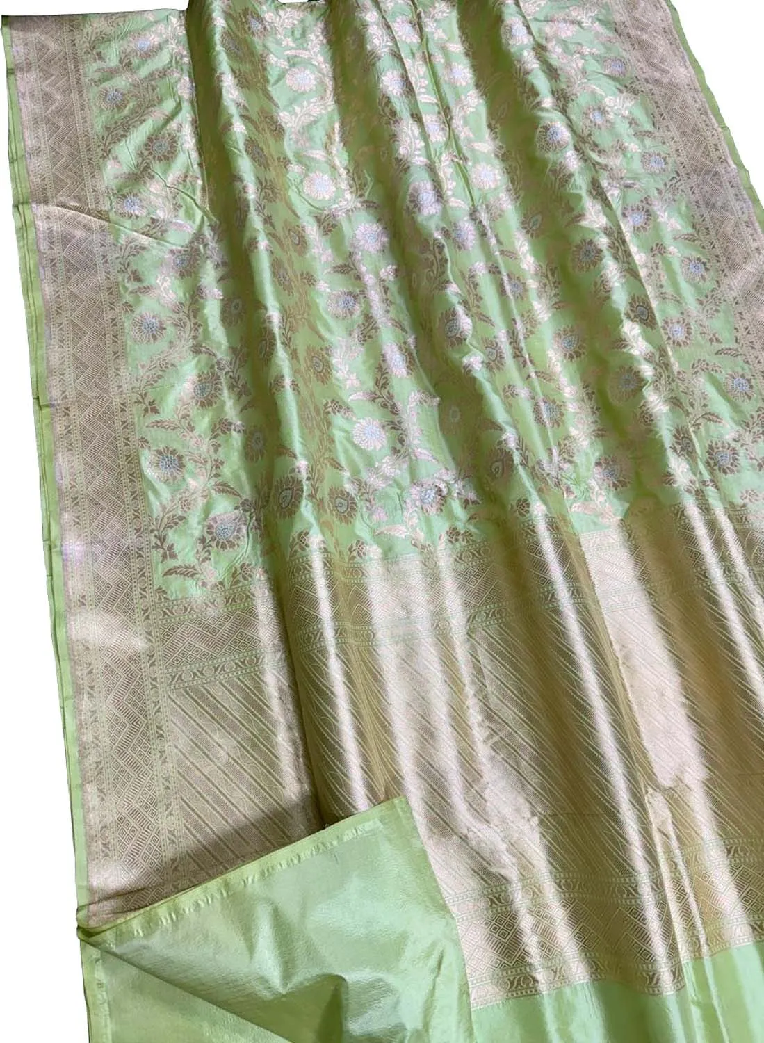 Exquisite Green Banarasi Pure Katan Silk Saree