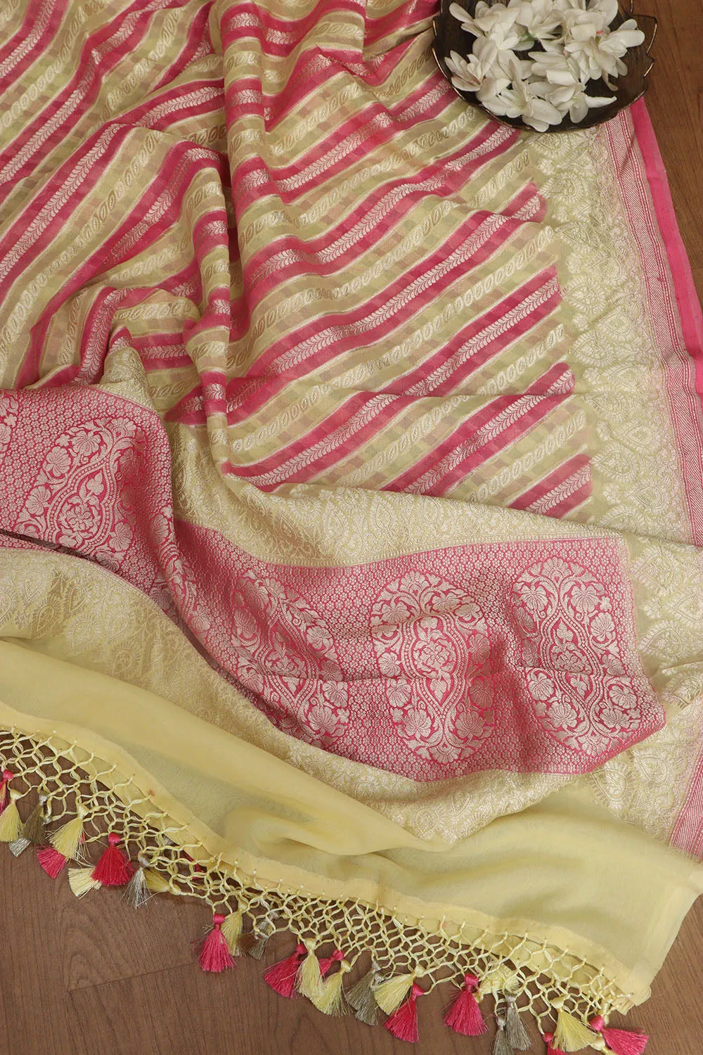 Exquisite Multicolor Banarasi Handloom Pure Georgette Rangkat Dupatta