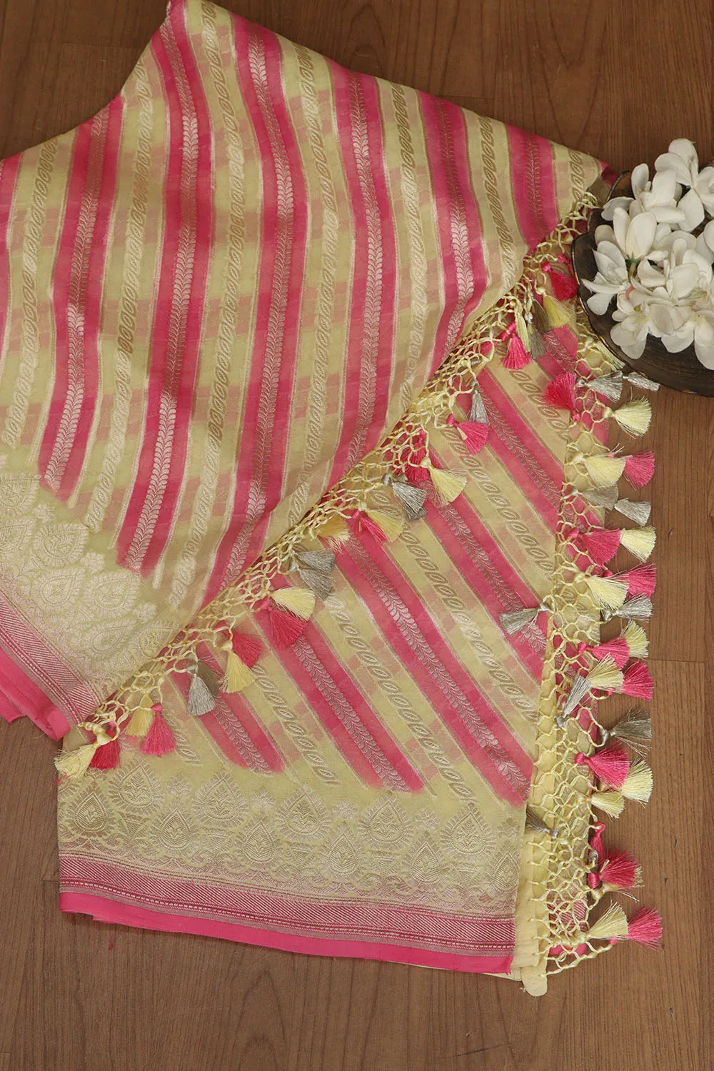 Exquisite Multicolor Banarasi Handloom Pure Georgette Rangkat Dupatta