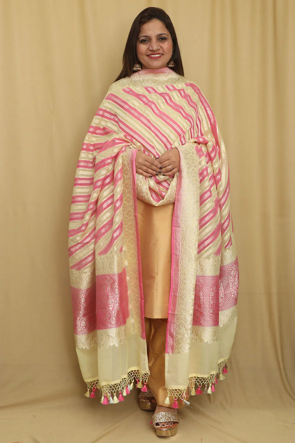 Exquisite Multicolor Banarasi Handloom Pure Georgette Rangkat Dupatta