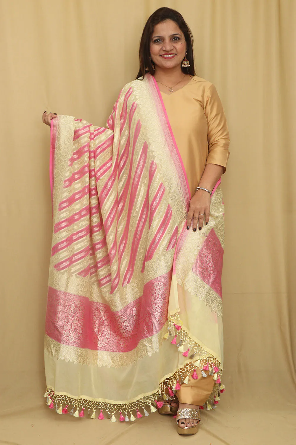 Exquisite Multicolor Banarasi Handloom Pure Georgette Rangkat Dupatta