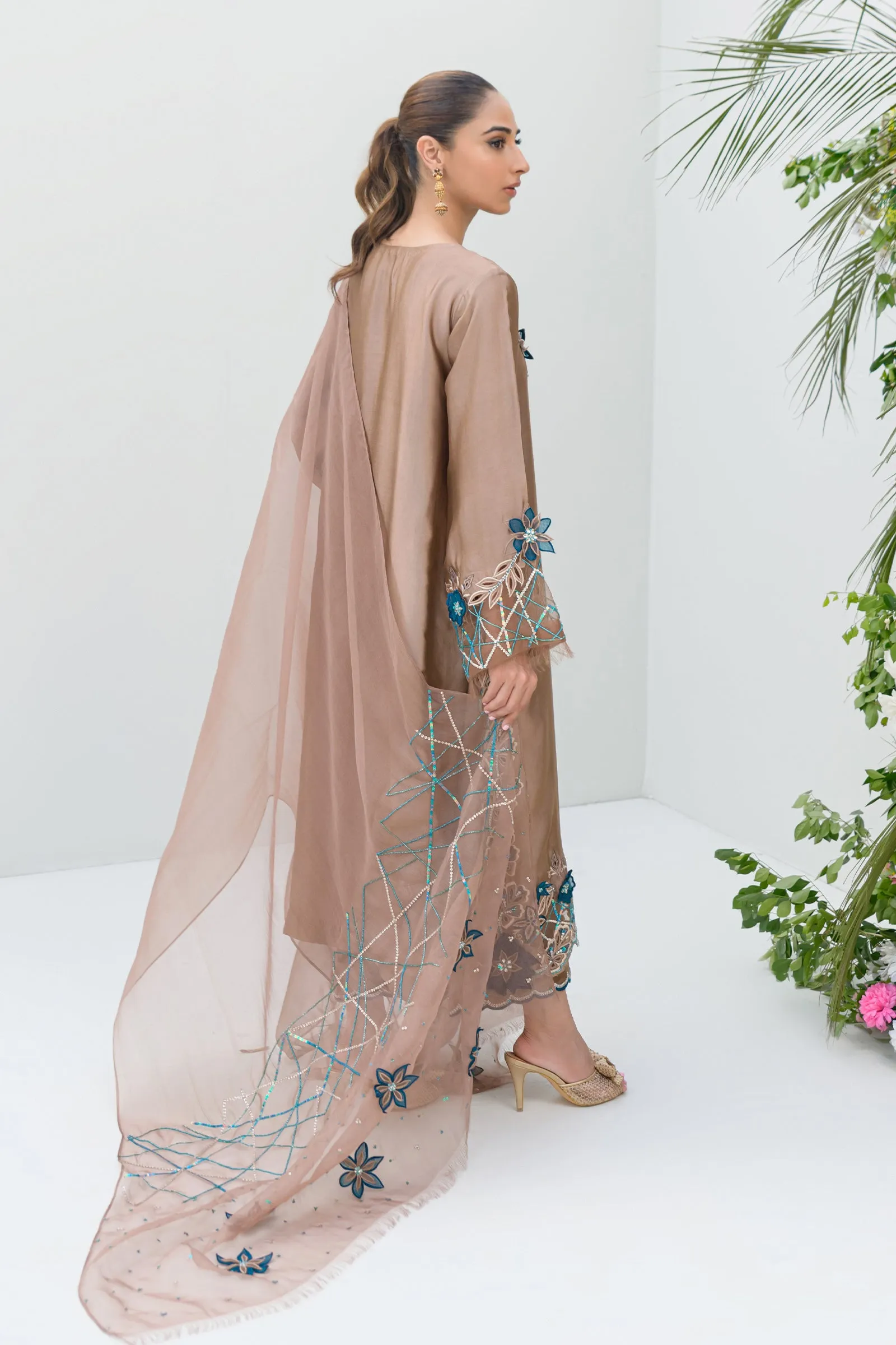 Freya,Festive Wear'24-ChestNut