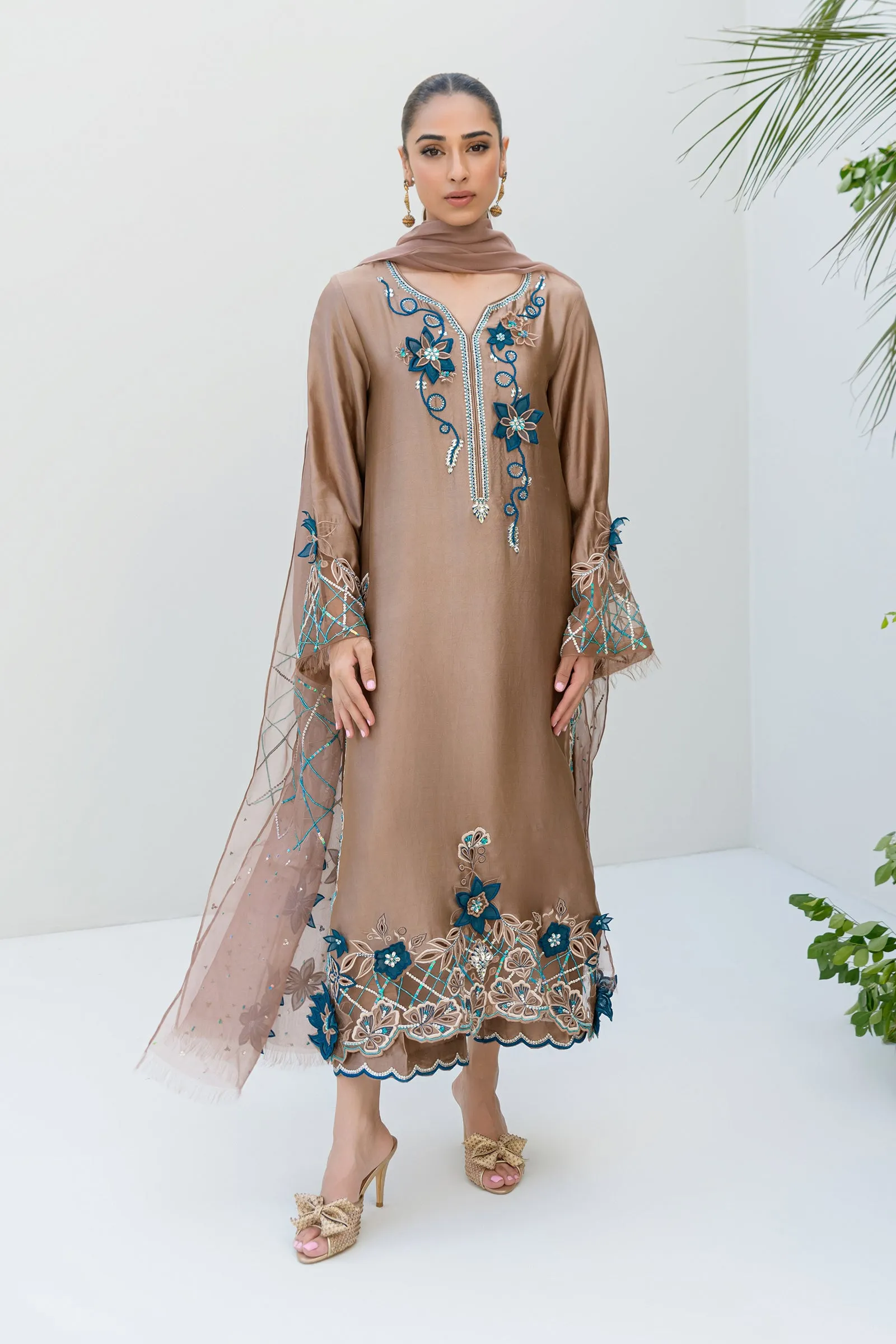 Freya,Festive Wear'24-ChestNut