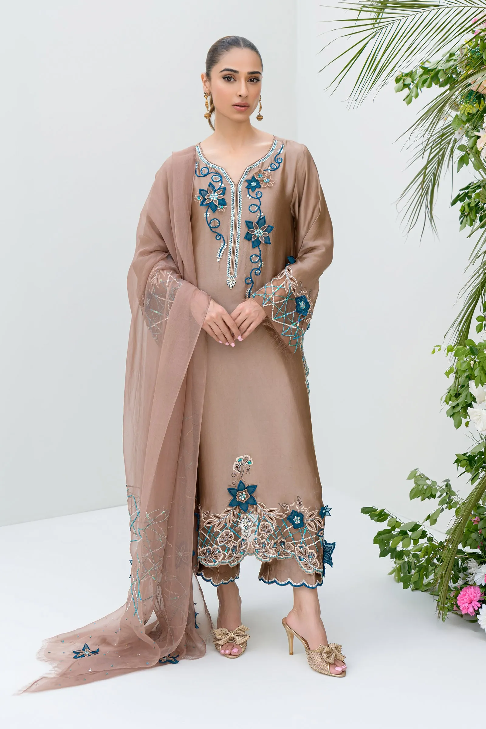 Freya,Festive Wear'24-ChestNut
