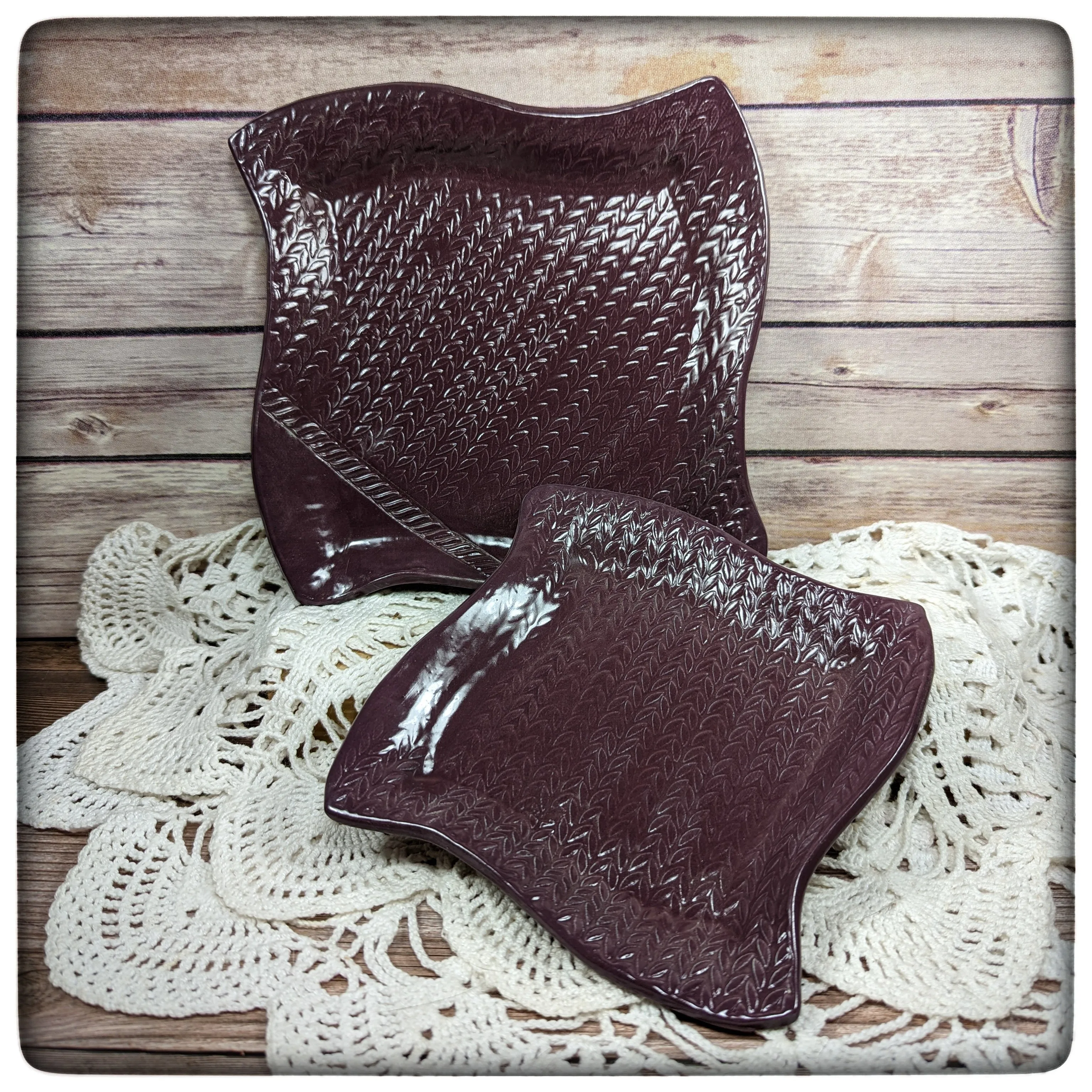 Knit Stitch swoopy square plate (7 inch)