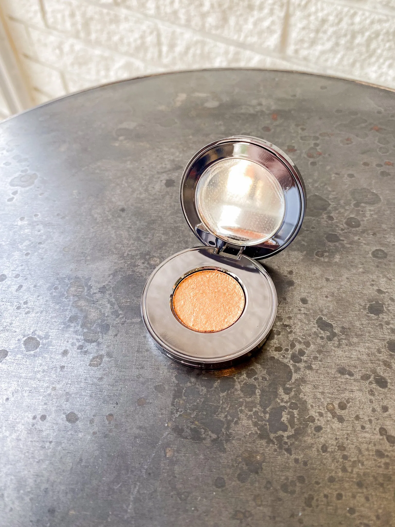 Single Eye Shadow