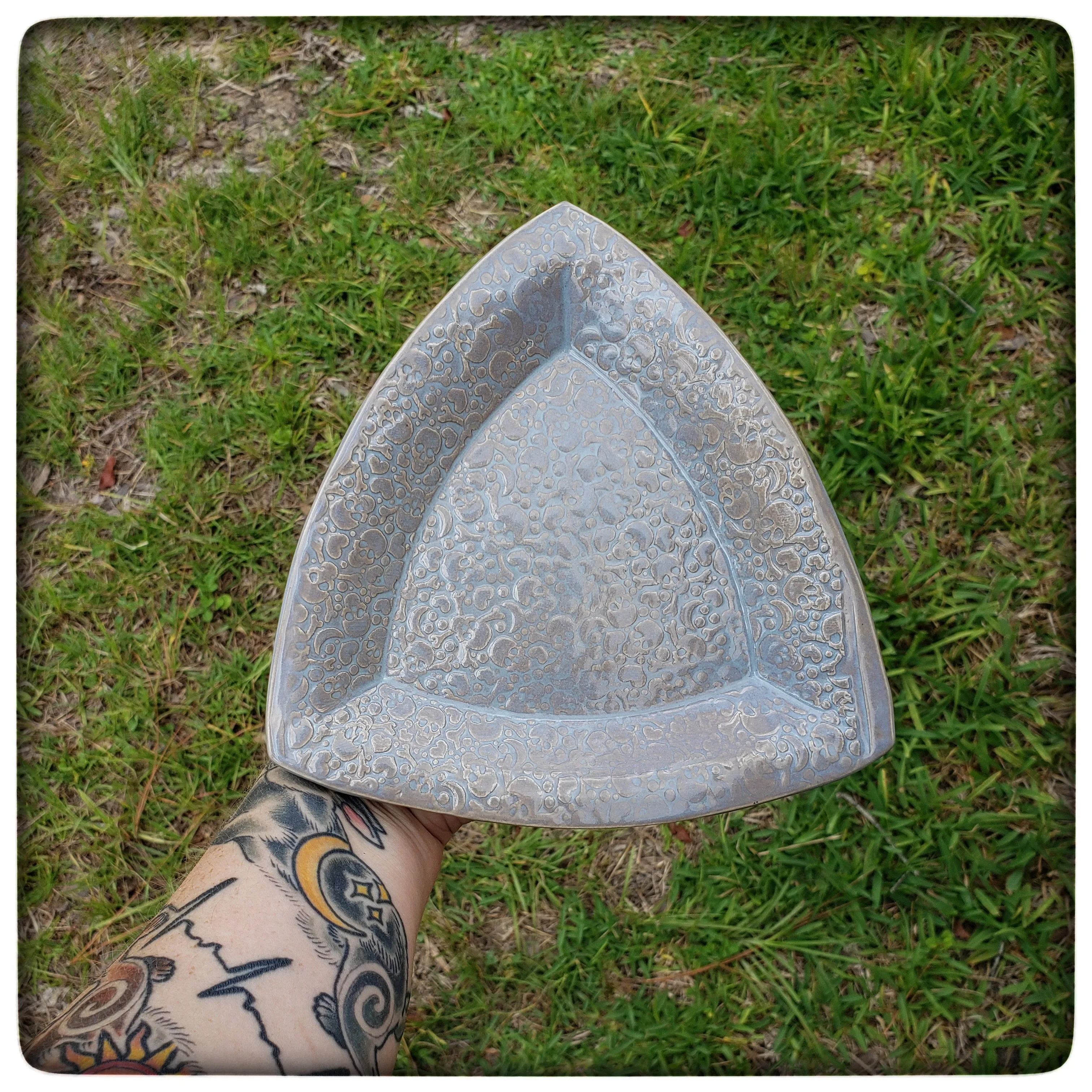 Skull triangle dish (7 inch)