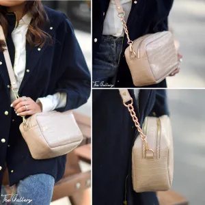 Square crossbody leather bag