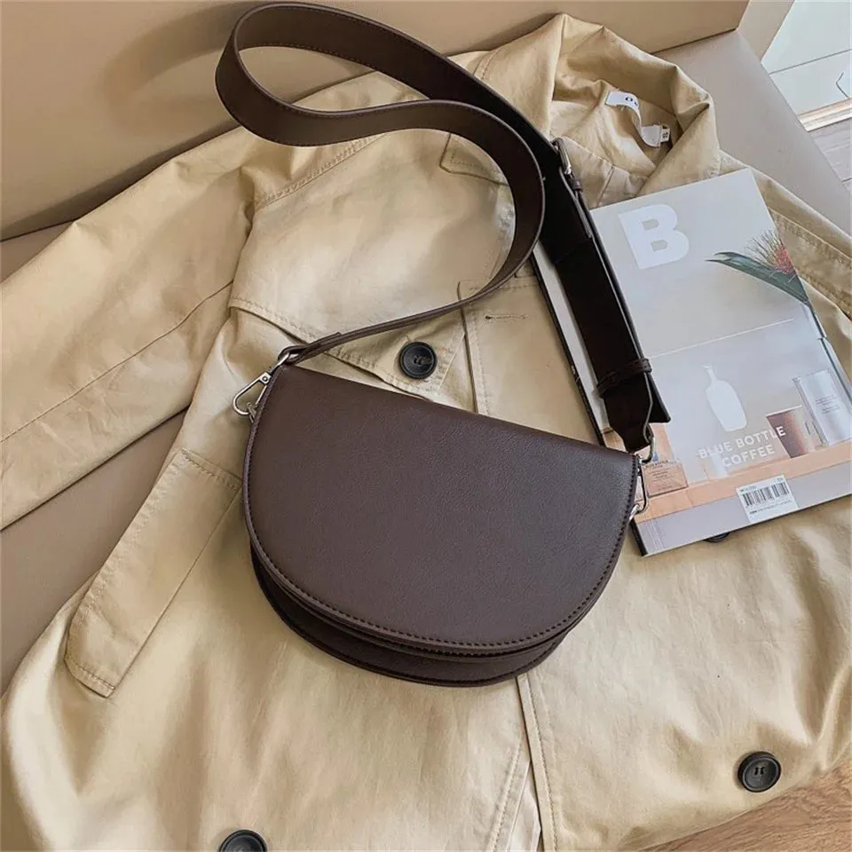 VAIGE Elegant Eco-Friendly Shoulder Bag in Classic Black